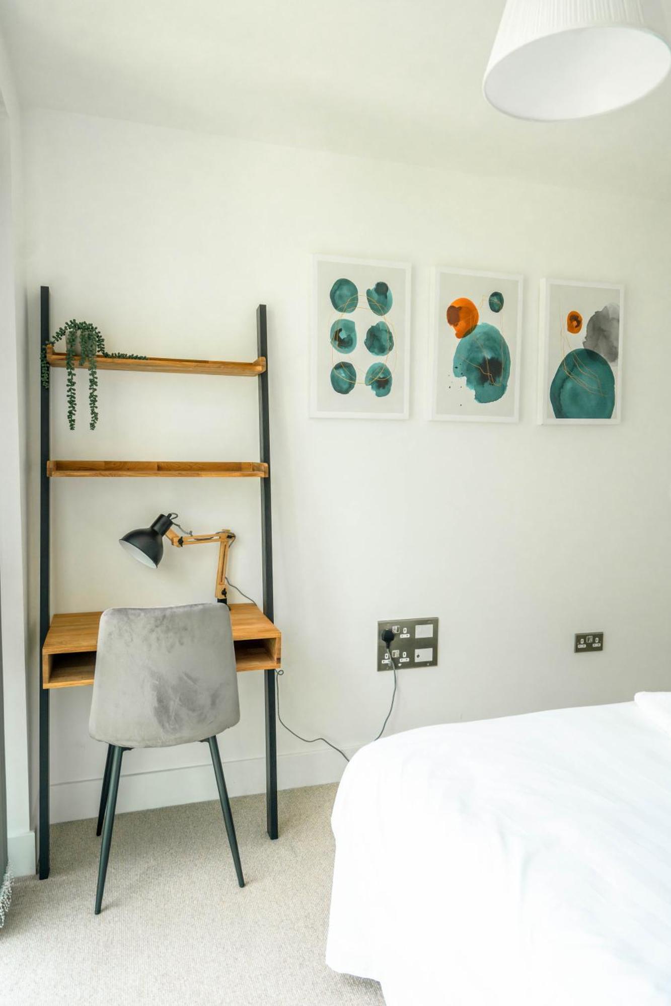 Apartamento Abodess Near Wembley - 2bdr With Super King, Secure Free Parking & Balcony Views *